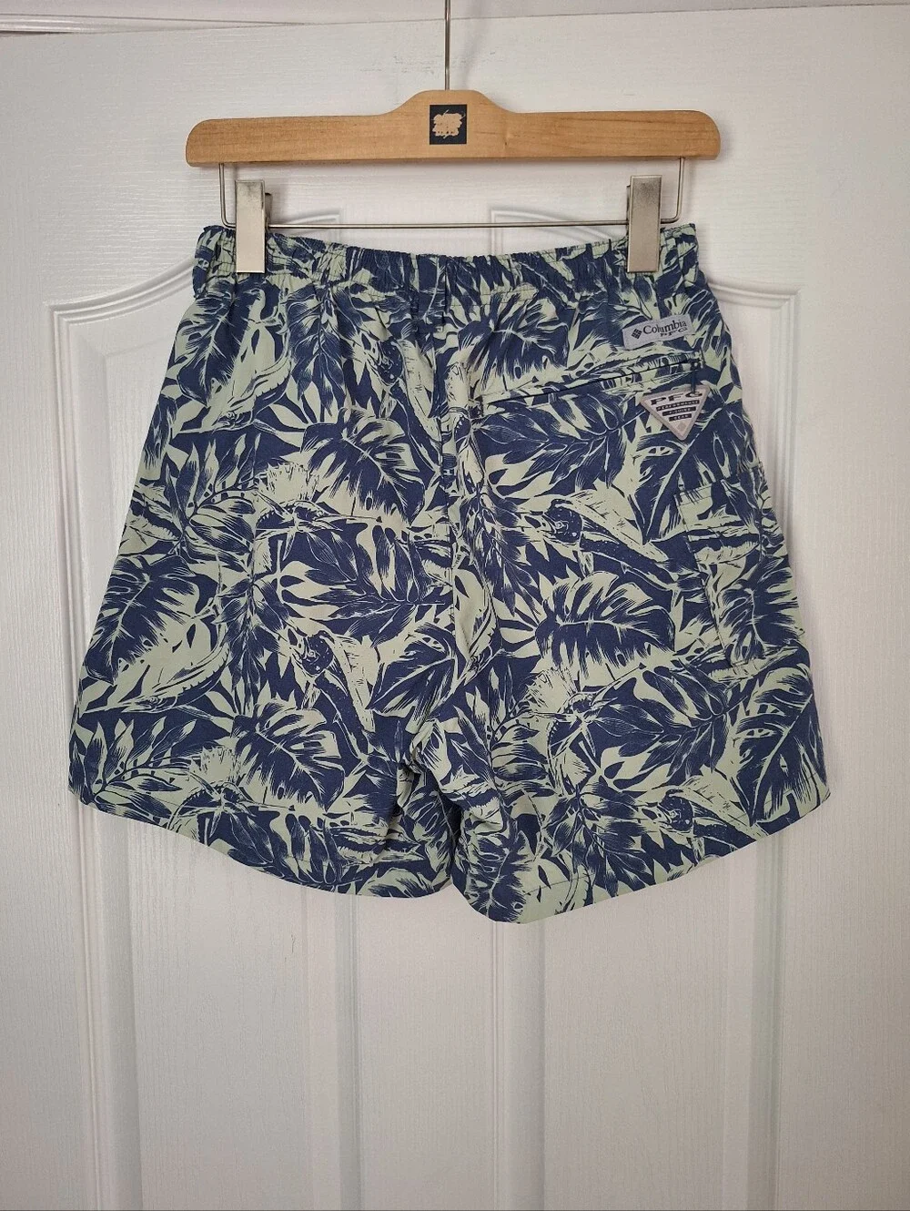 Columbia PFG Clearwater Blue and Light Green Tropical Leaf Swim Trunks UPF 50